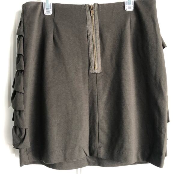 Aryn K army green ruffle mini skirt back zipper - Picture 3 of 5